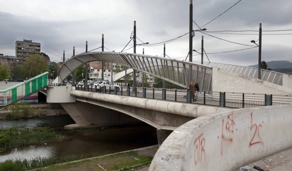 Gradonačelnik Sjeverne Mitrovice: KFOR povlačenjem sa mosta na Ibru može ugroziti Srbe