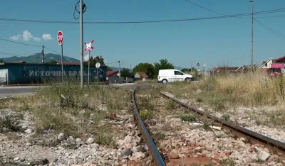 Jedan od neza&scaron;tićenih pružnih prelaza kod Nik&scaron;ića
