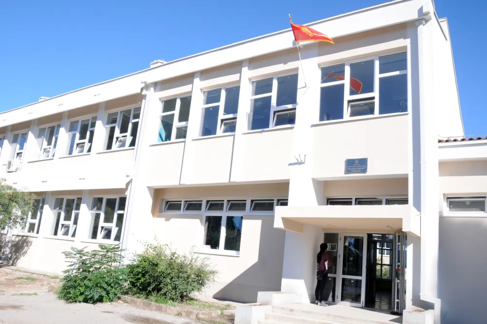 Tri odjeljenja prvaka O&Scaron; &bdquo;Vlado Milić&ldquo; sele&nbsp;u Farmake