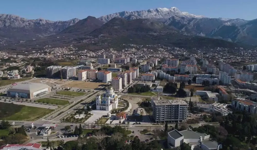 Op&scaron;tina Bar obezbijedila vi&scaron;e od 60 hiljada eura za podr&scaron;ku obrazovanju djece iz romske i egipćanske zajednice