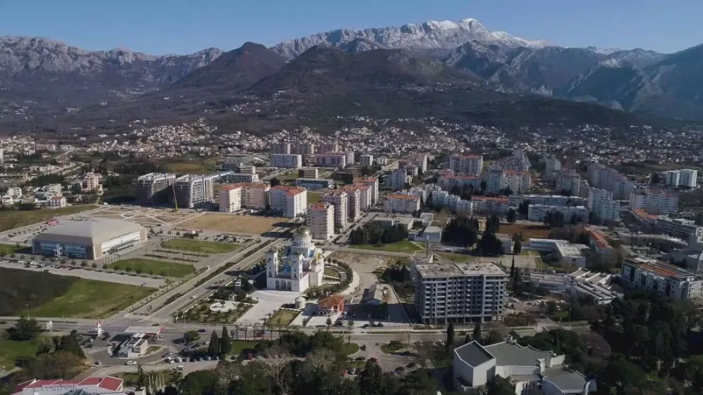 Op&scaron;tina Bar obezbijedila vi&scaron;e od 60 hiljada eura za podr&scaron;ku obrazovanju djece iz romske i egipćanske zajednice