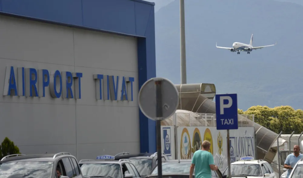 Povećan broj putnika i aviona na tivatskom aerodromu