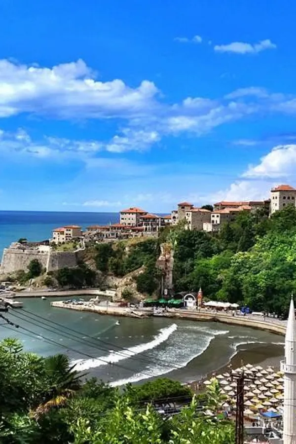 DS u CG: Ulcinj ne može biti mjesto gdje je mi&scaron;ljenje Albanaca samo formalnost