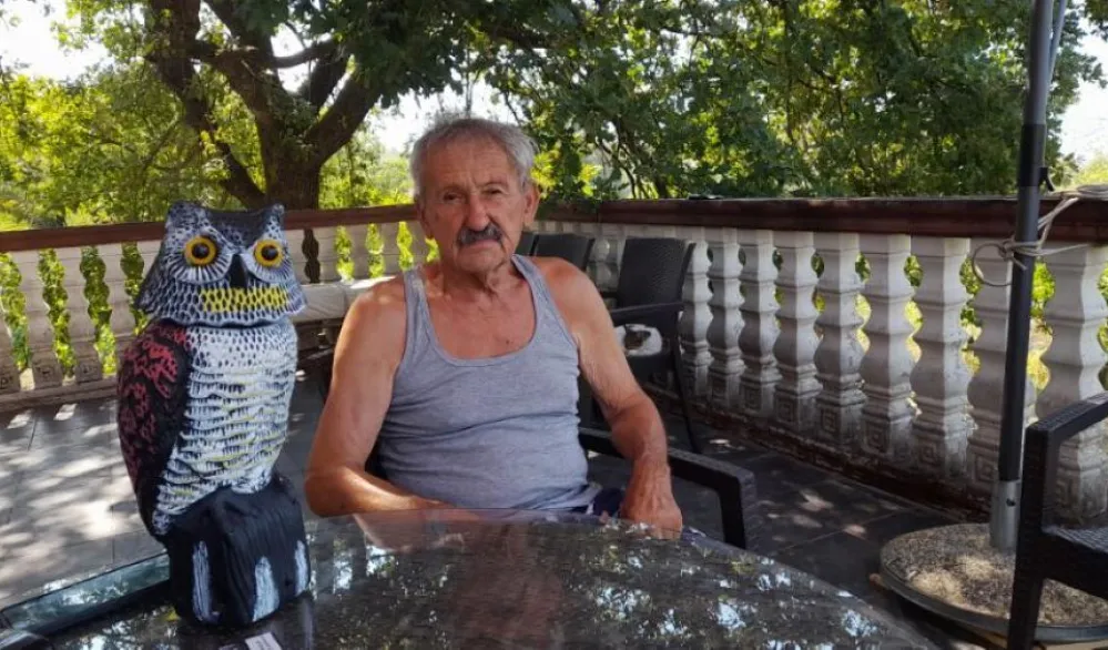 Đuro Marković iz Sotonića muzikom &scaron;titi osam stotina čokota loze&nbsp;od ptica