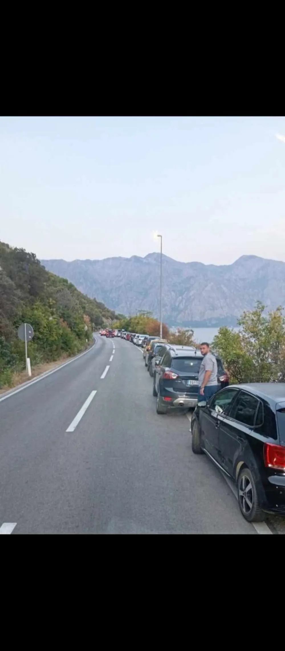 Parking aerodroma u Tivtu zastiđe države
