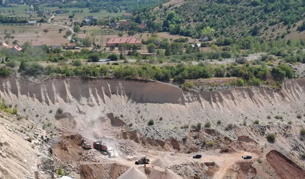 Kuće na 50 metara od rudokopa Zagrad u obruču pra&scaron;ine