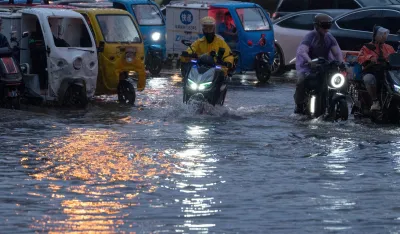 Poplave u Kini: Ulice su postale rijeke