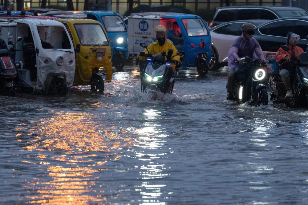 Poplave u Kini: Ulice su postale rijeke