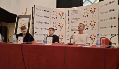 Трифуновић с младим колегама