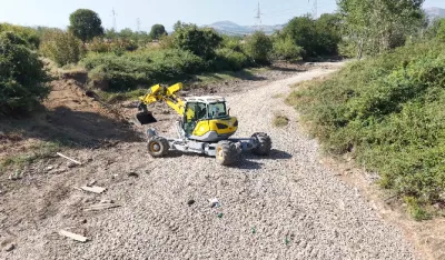 (VIDEO) Počela sanaciju korita rijeke od Komanskog do plavog mosta: Za 30 dana očistiće tri kilometra Sitnice