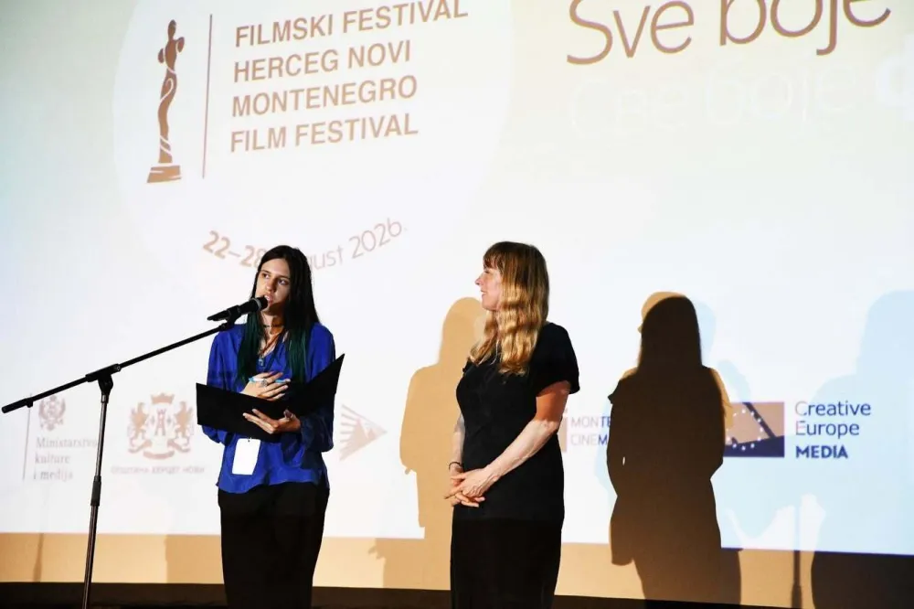 Rediteljka filma na tvrđavi Forte mare