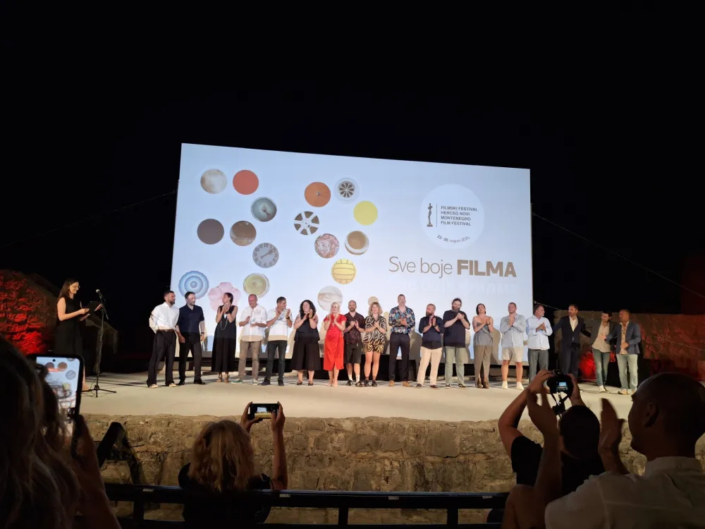 Ekipa filma na Kanli kuli sinoć