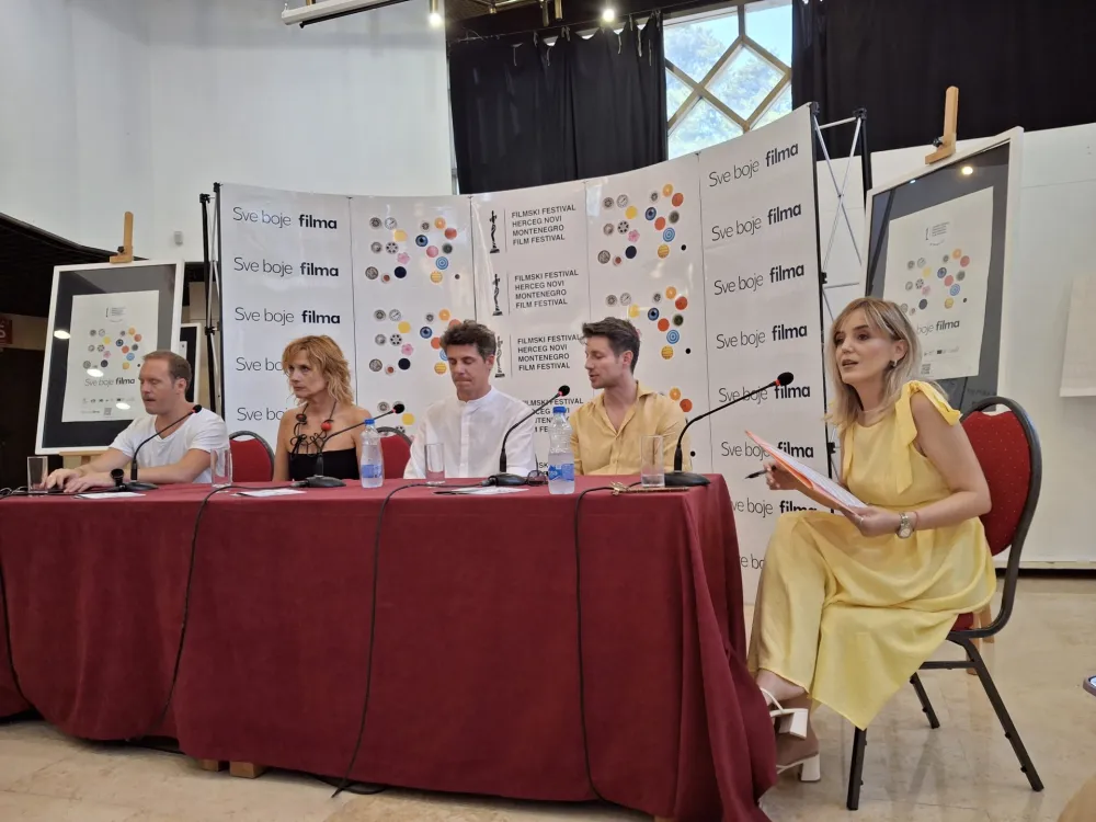 Detalj sa konferencije za novinare u Dvorani Park