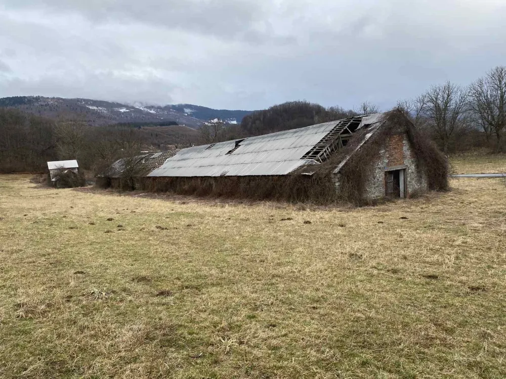 Zadružna imovina u Plavu i Gusinju prepu&scaron;tena propadanju: Umjesto otkupnih centara dobili sablasne ru&scaron;evine