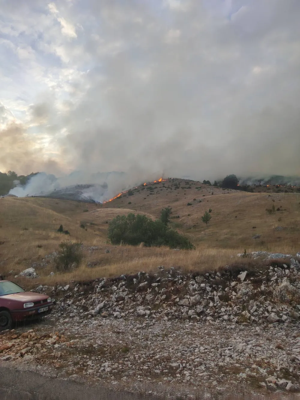 Požar na Pivskoj planini, vjetar otežava ga&scaron;enje