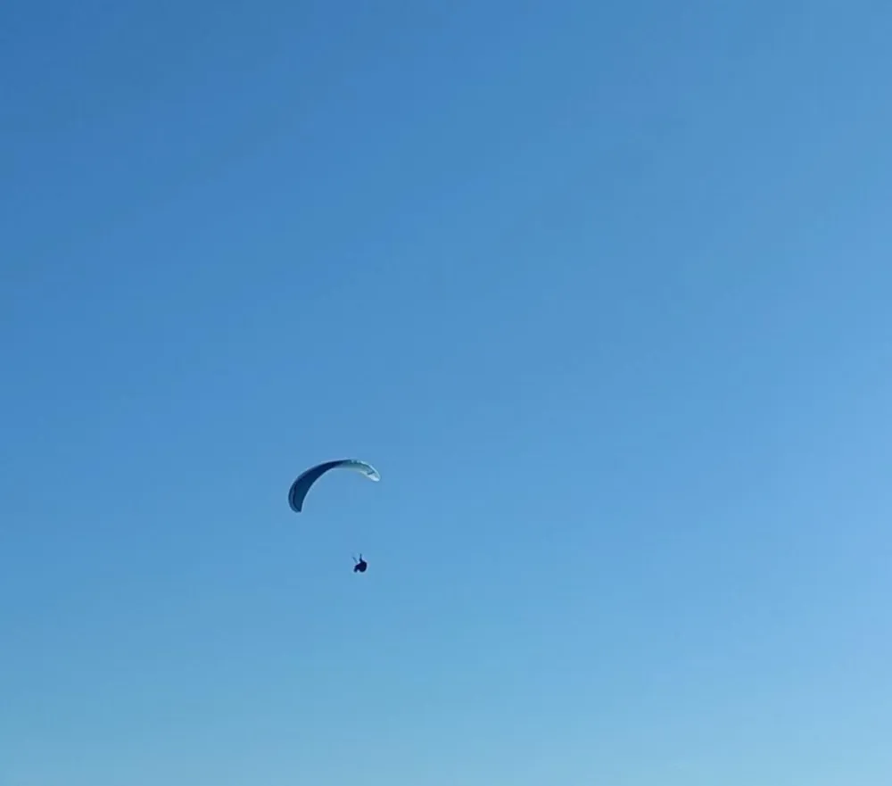 Paraglajder pao u Buljarici, jedna osoba povrijeđena