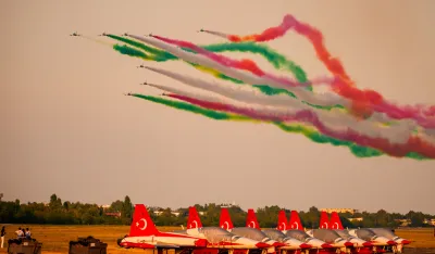 (FOTO) Spektakl na nebu: Vi&scaron;e od 150 hiljada posjetilaca na međunarodnom&nbsp;avio-mitingu u Rumuniji