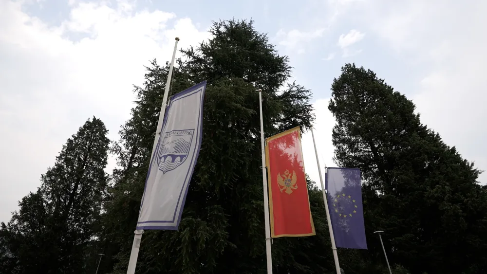 Dan žalosti zbog tragedije u Danilovgradu: Zastave na pola koplja