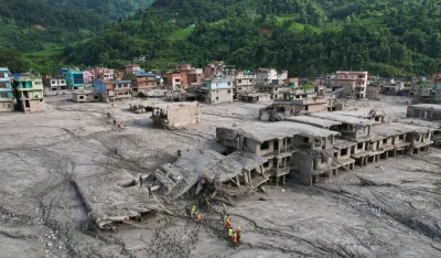 Broj poginulih u Nepalu prema&scaron;io 1.200, preko četiri hiljade nestalih