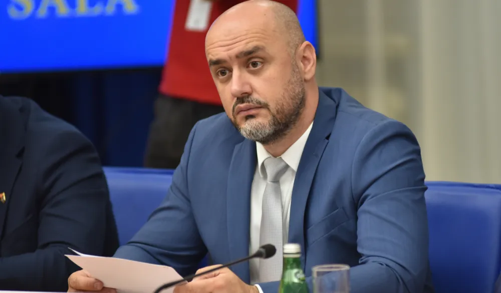 Hadžić: Izdajnici su Đukanović i Marković, na mene ne utiču pritisci