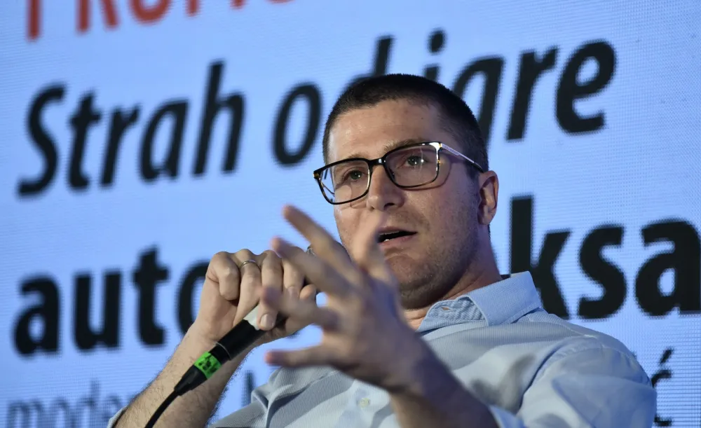 Ćuković: Savremeni Herostrat spaljuje dostojanstvo za lajkove