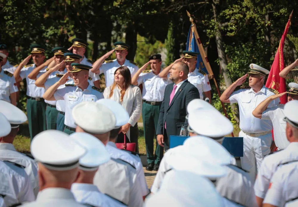 Obilježen Dan Mornarice VCG u Baru
