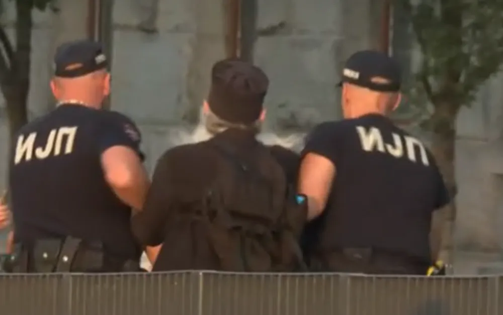 Beograd: Verbalni okr&scaron;aj između učesnika Prajda i građana, policija udaljila sve&scaron;teno lice