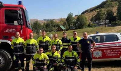 Podgorički vatrogasci odbranili kuće u &Scaron;avniku: Svi požari lokalizovani