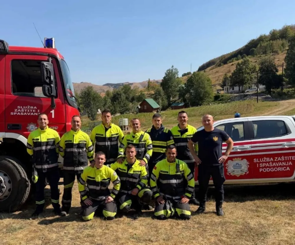 Podgorički vatrogasci odbranili kuće u &Scaron;avniku: Svi požari lokalizovani
