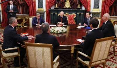 (VIDEO) Snimak iz Kremlja obilazi svijet: Ovako se Trampov čovjek obratio Putinu