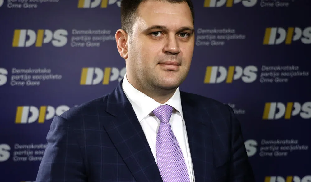 Anđu&scaron;ić: Vlada ispod radara nameće nove namete