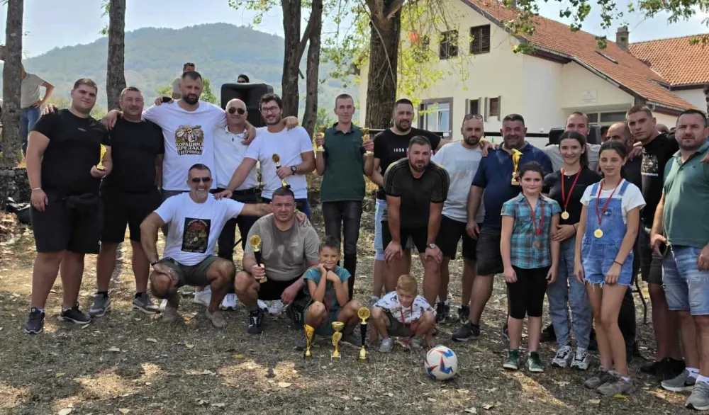 Jagnjijada u Petrovićima čuva tradiciju i obogaćuje ponudu Banjana