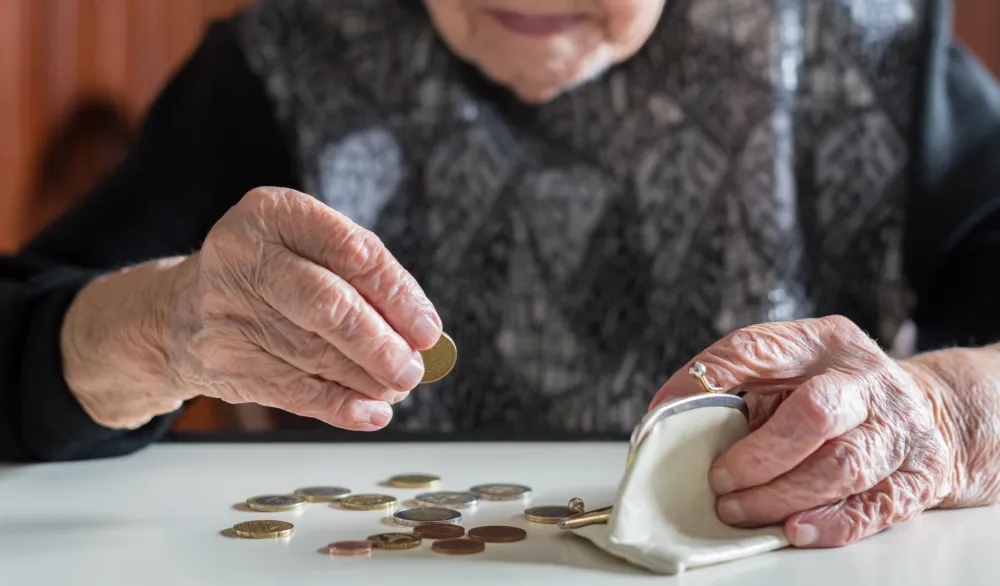 Minimalnu penziju srozali na 300 eura kupovne moći