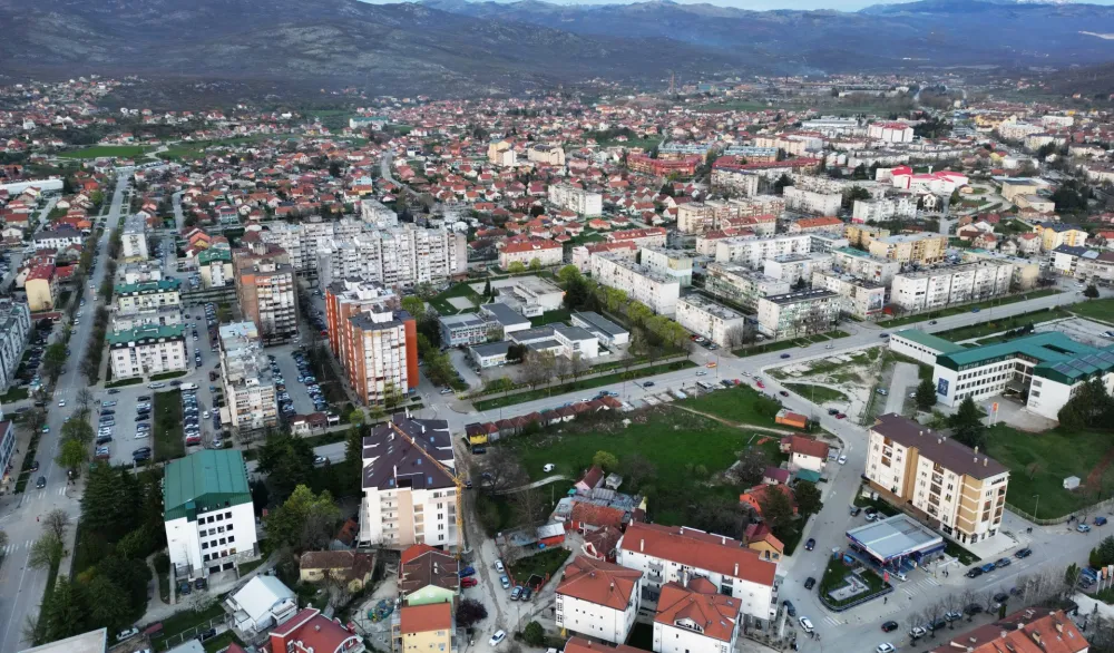 Autorsko veče dr Radomira-Ra&scaron;a Milovića u Nik&scaron;iću