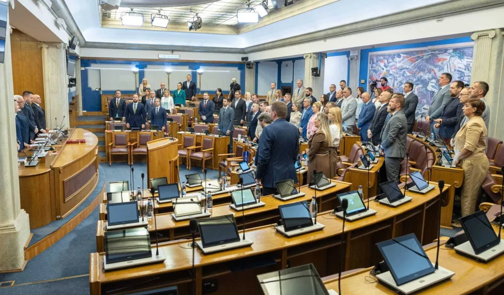 Između savezni&scaron;tva i sukoba u parlamentu