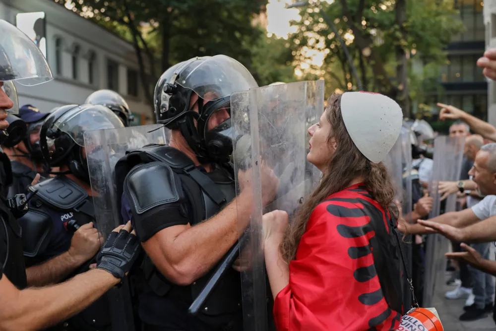 Demonstracije u Tirani