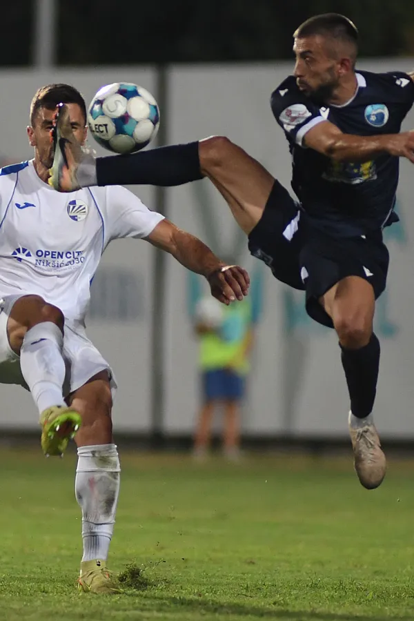 Selimi strijelac protiv svojih