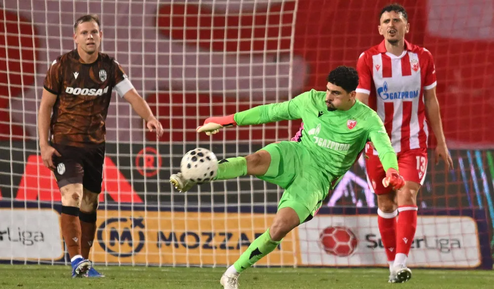 Golman Crvene zvezde Matues