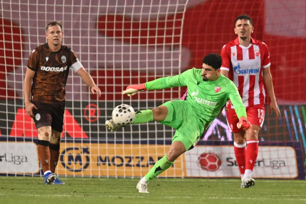 Golman Crvene zvezde Matues