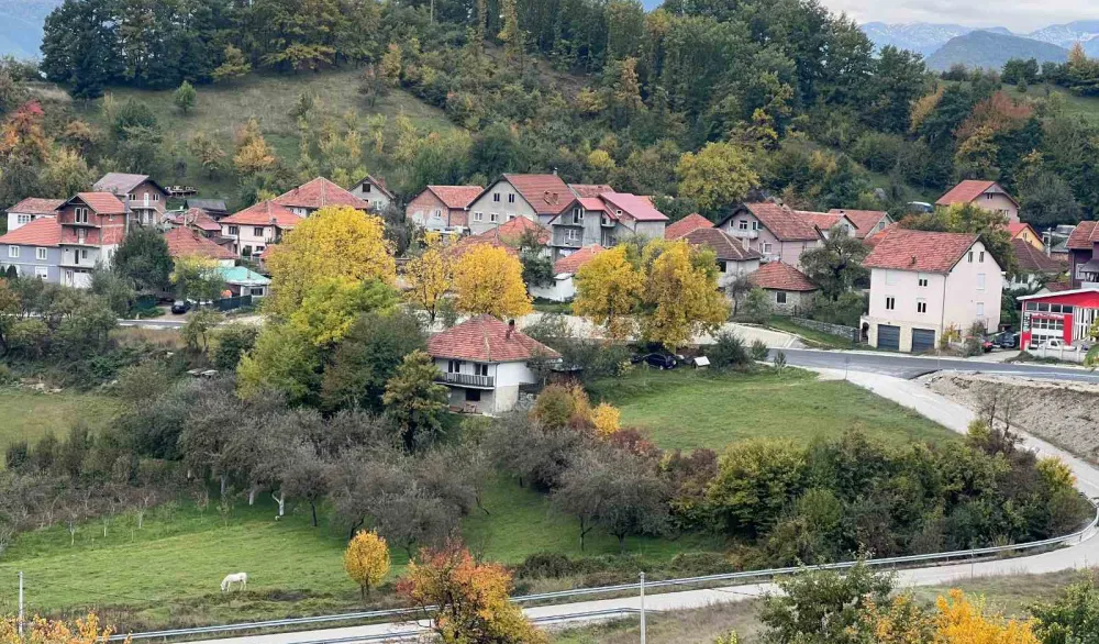 Mje&scaron;tani Beransela&nbsp;bez rasvjete, trotoara i autobuskog stajali&scaron;ta