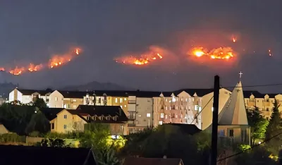 Požar kod Ostroga pod kontrolom, danas stižu helikopteri