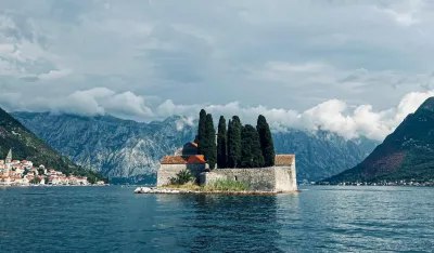 Sjutra oblačno, povremeno ki&scaron;a