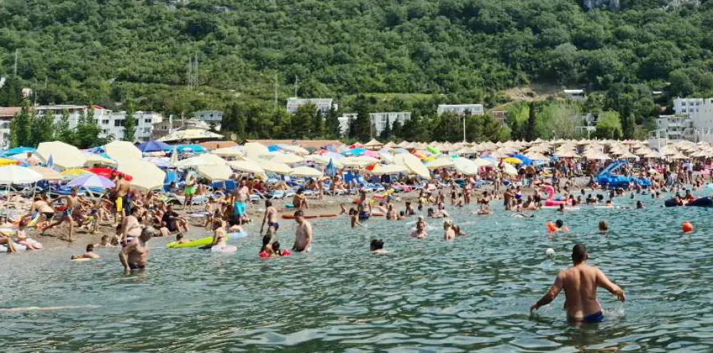 Radulović: Sezona bolja zbog novih avio-linija