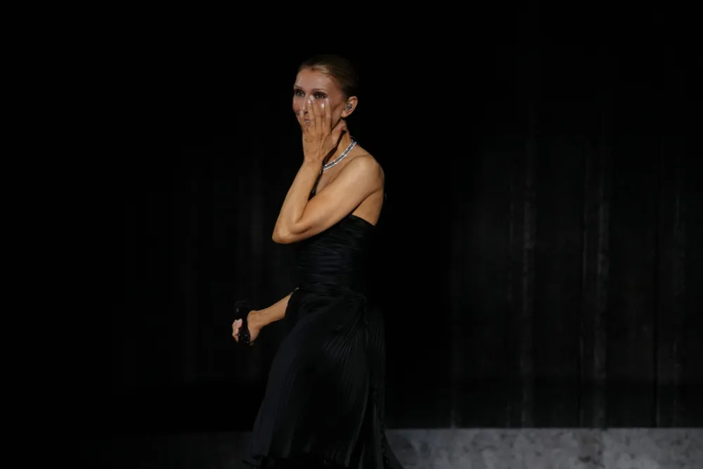 Selin DIon održala koncert u Parizu