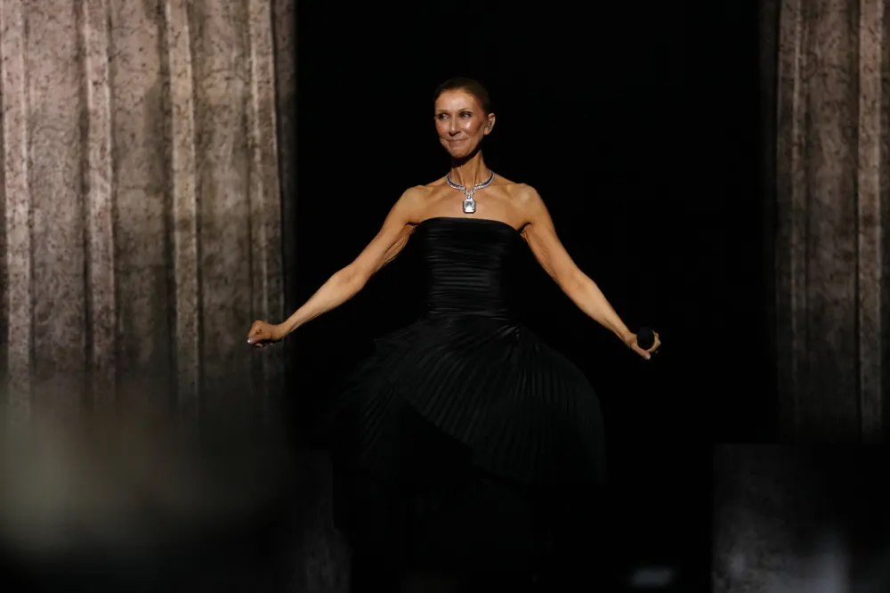 Selin DIon održala koncert u Parizu
