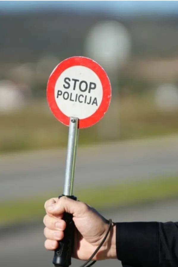 Za 24 sata 11 saobraćajnih nezgoda, tri osobe teže povrijeđene