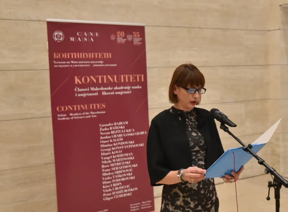 Кустоскиња Ивана Димов Џолева