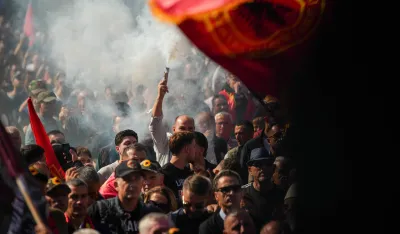 (FOTO) Kamenicama na sjedi&scaron;te Euleksa i tokom noći, dvije osobe privedene