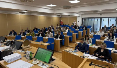 Komplikuje se političa situacija u Glavnom gradu: Crveni tasteri za skoro pola predloženih odluka