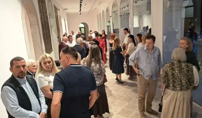 Бројна публика дошла је на отварање